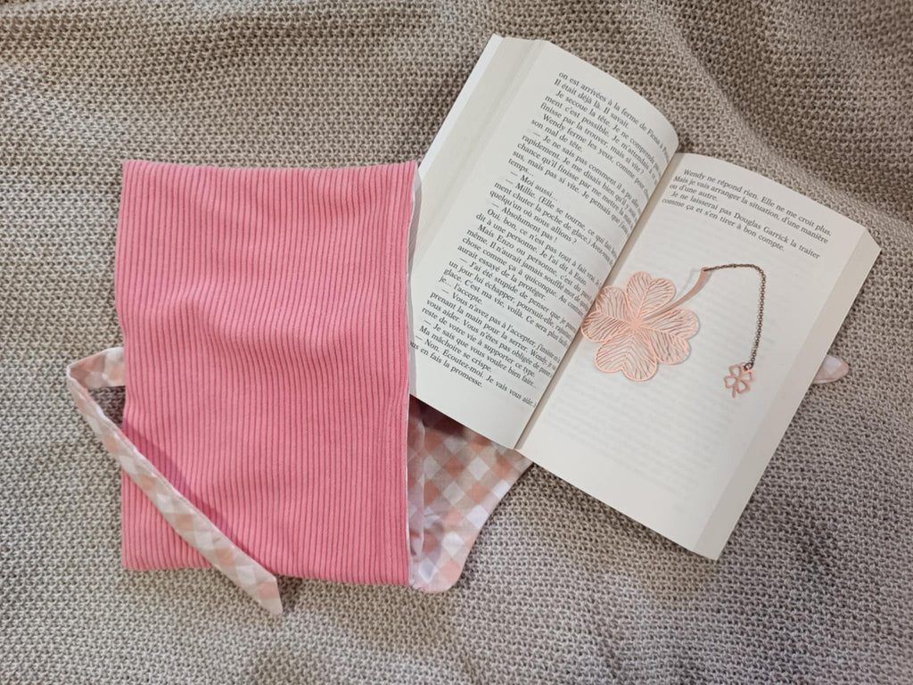 Housse de livre poche