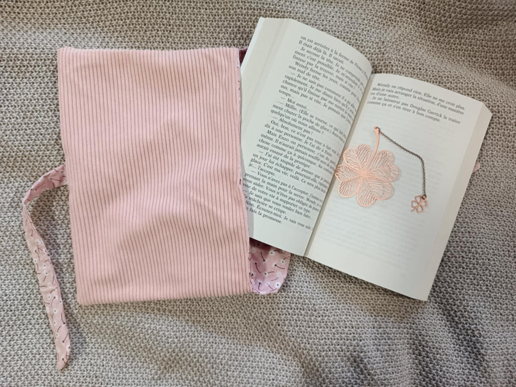 Housse de livre poche