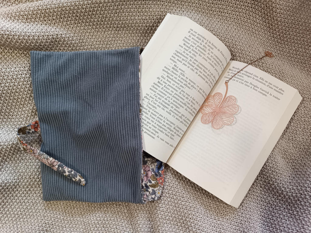 Housse de livre poche