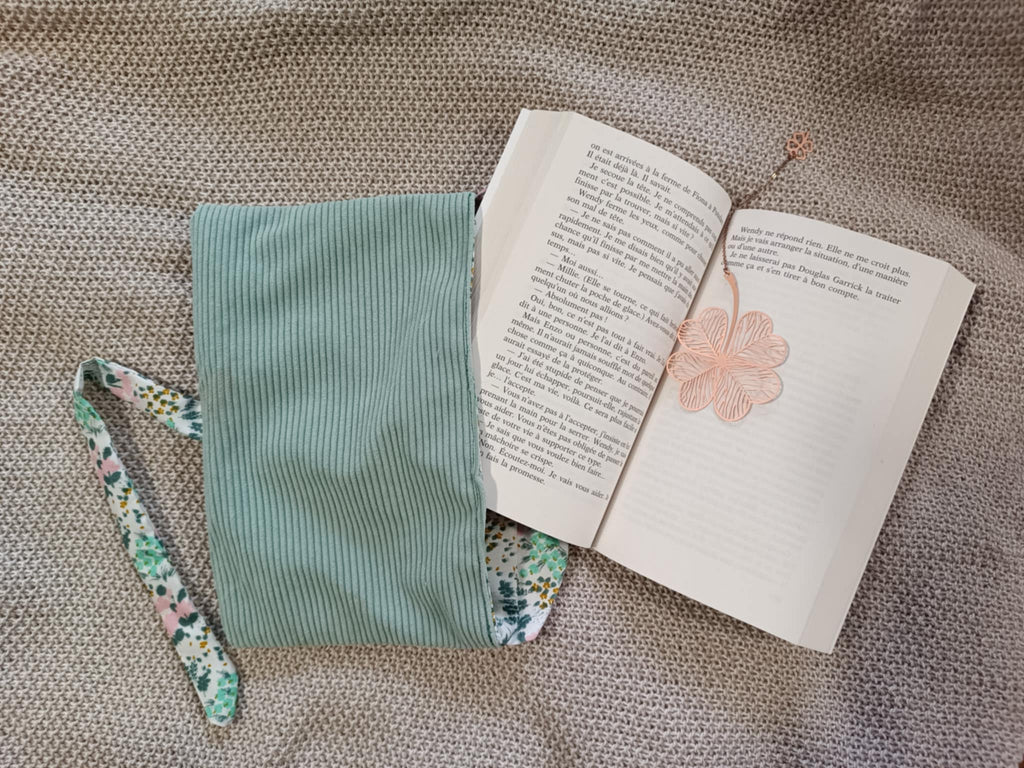 Housse de livre poche